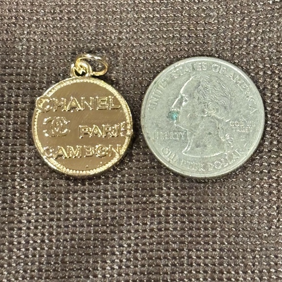 Chanel charm - Picture 3 of 4